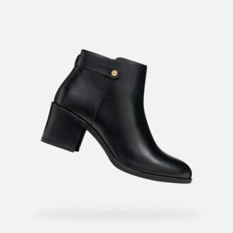 Nova Asheel Woman