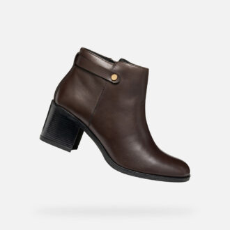 Nova Asheel Woman