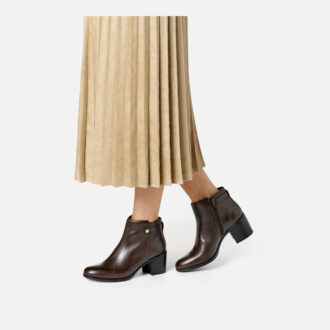 Nova Asheel Woman