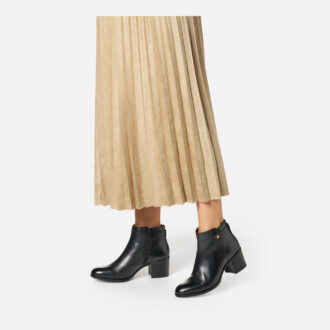 Nova Asheel Woman